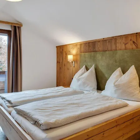 In Near Amade Slopes * كلينارل