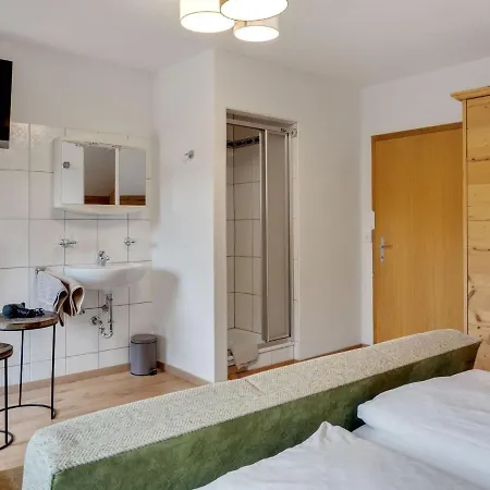 In Near Amade Slopes كلينارل