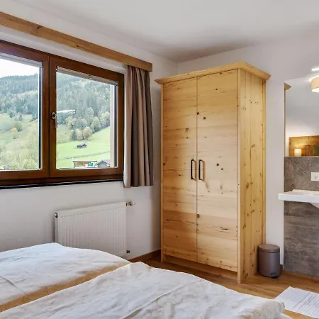 In Near Amade Slopes كلينارل